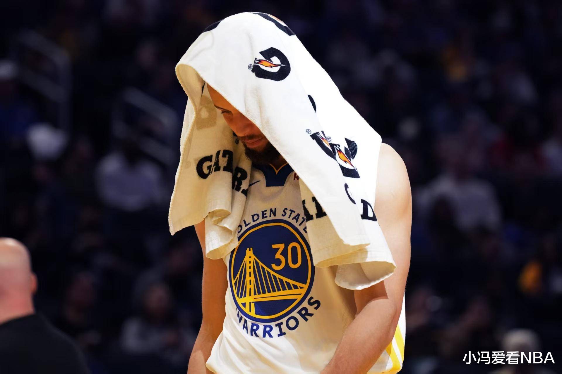 Kaiyun网页版-库里重返赛场，重返赛场首场状态出色，皇家马德里观众沸腾！赢得满堂喝彩(朱雨玲重返赛场)