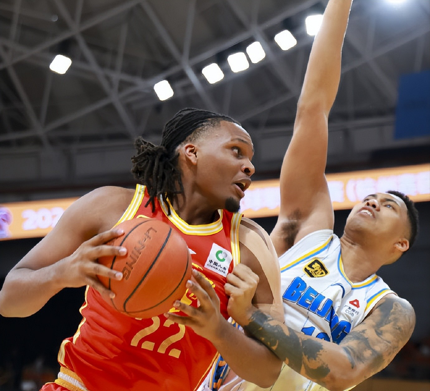 清晨NBA总决赛焦点战；成都蓉城刷新队史纪录；引发热议；训练强度明显提升的简单介绍