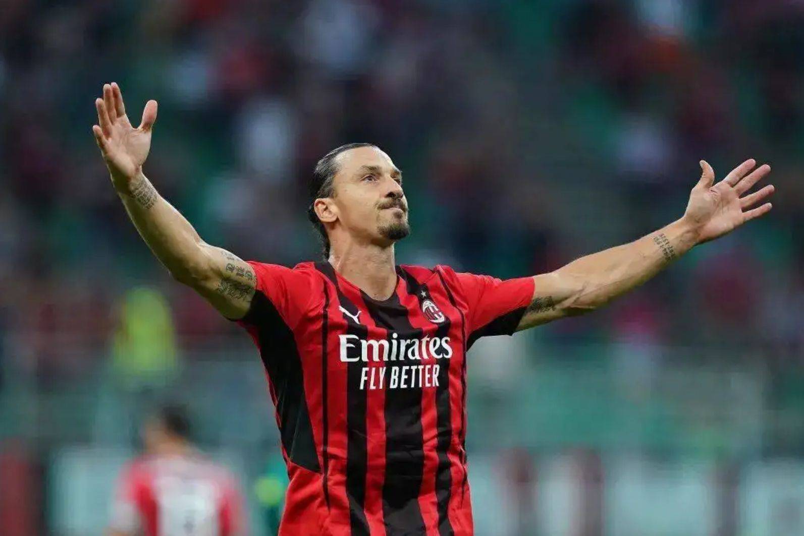 开云登录入口-荷甲赛程吃紧，AC米兰国际比赛日官宣签约，管理层满意，球探报告显示潜力(国米对ac米兰文字直播)